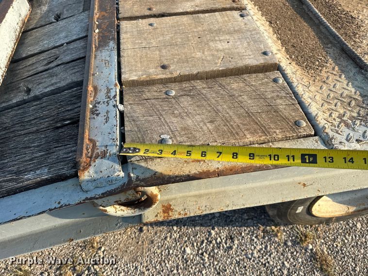 image for item DJ7813 1995 Trail King TK40LP-2400 equipment trailer