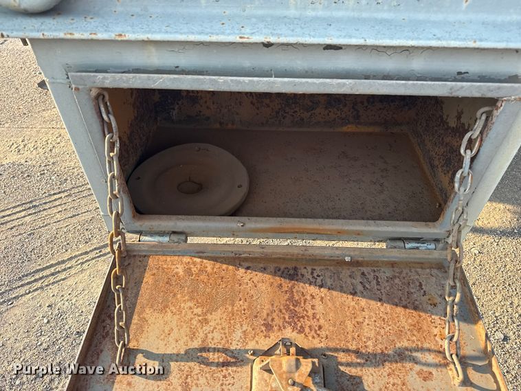 image for item DJ7813 1995 Trail King TK40LP-2400 equipment trailer