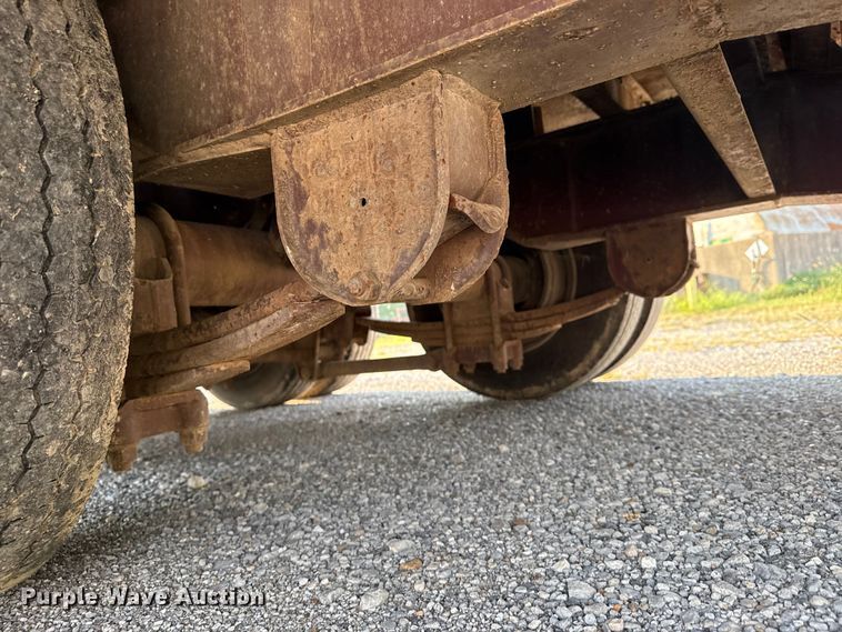 image for item DJ7813 1995 Trail King TK40LP-2400 equipment trailer