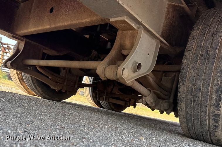 image for item DJ7813 1995 Trail King TK40LP-2400 equipment trailer