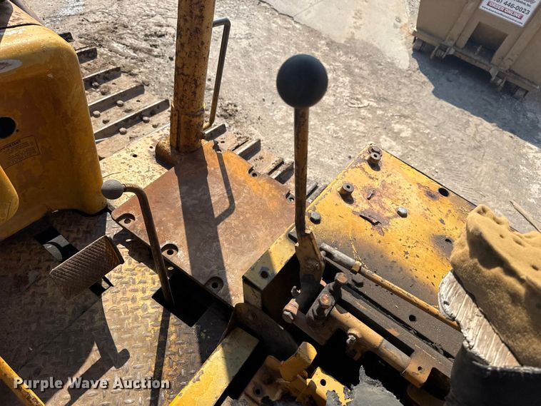 image for item DJ7816 1972 Dresser TD15C dozer