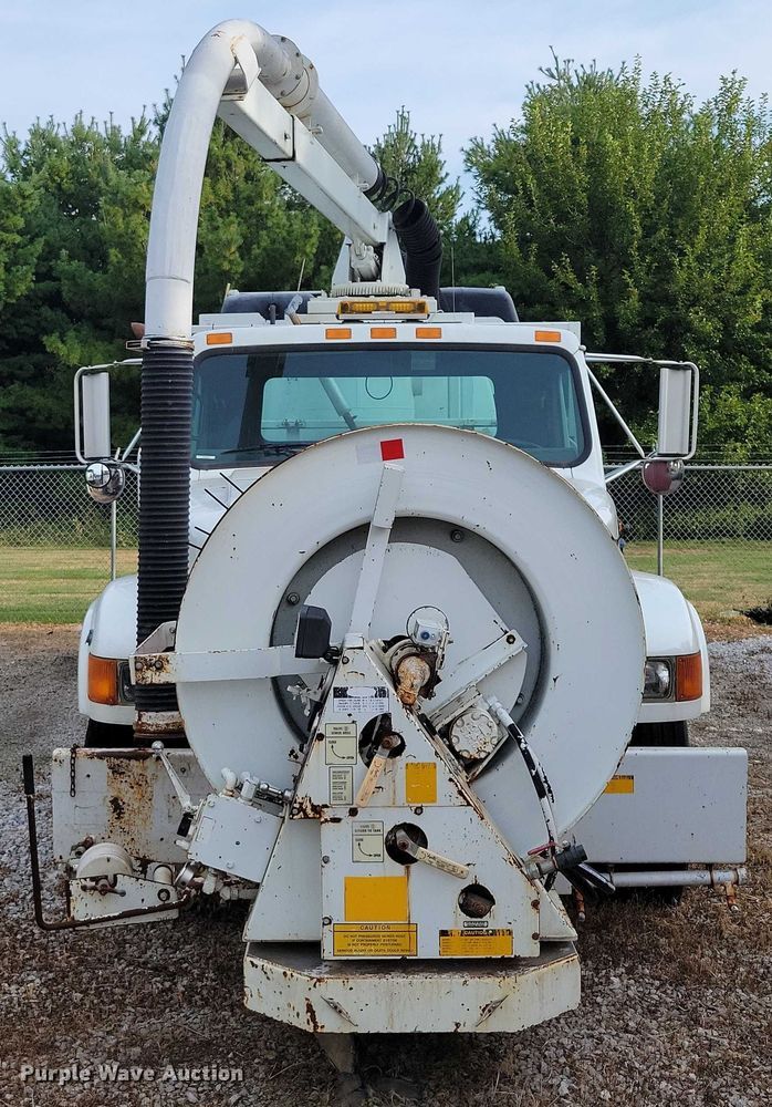 image for item DN4061 1995 International 4900 sewer jetter truck