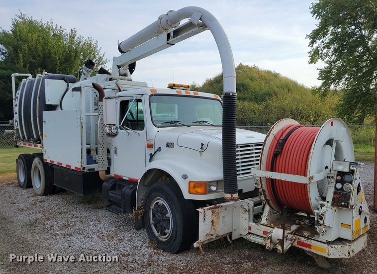 image for item DN4061 1995 International 4900 sewer jetter truck