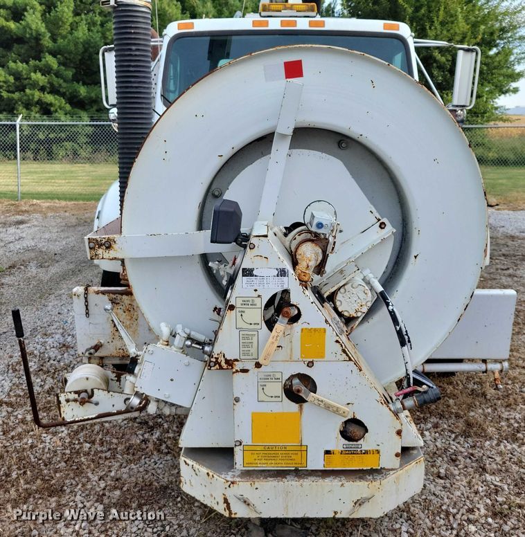 image for item DN4061 1995 International 4900 sewer jetter truck