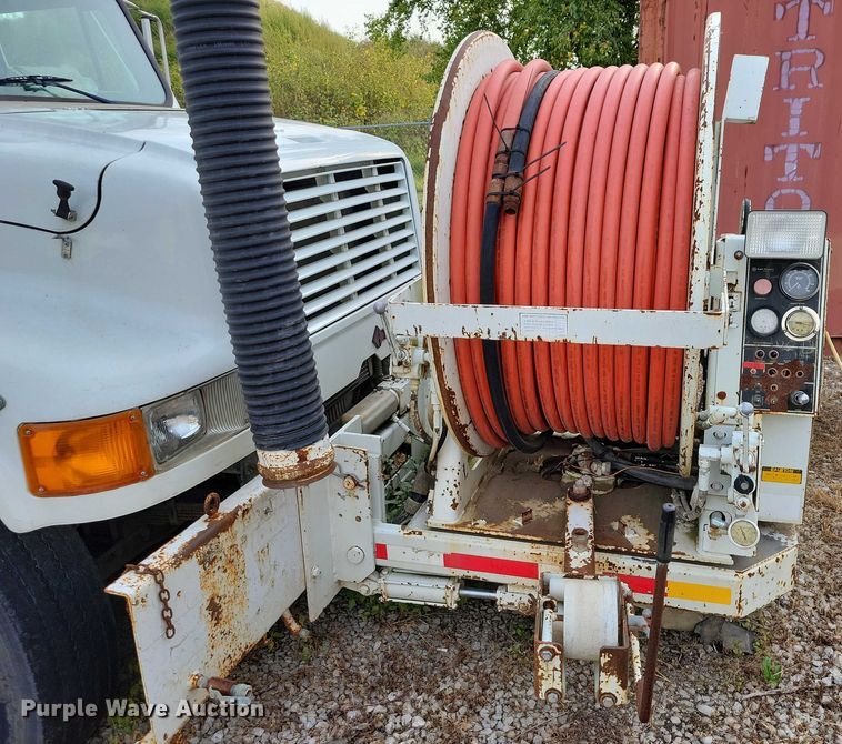 image for item DN4061 1995 International 4900 sewer jetter truck