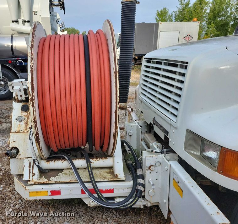 image for item DN4061 1995 International 4900 sewer jetter truck
