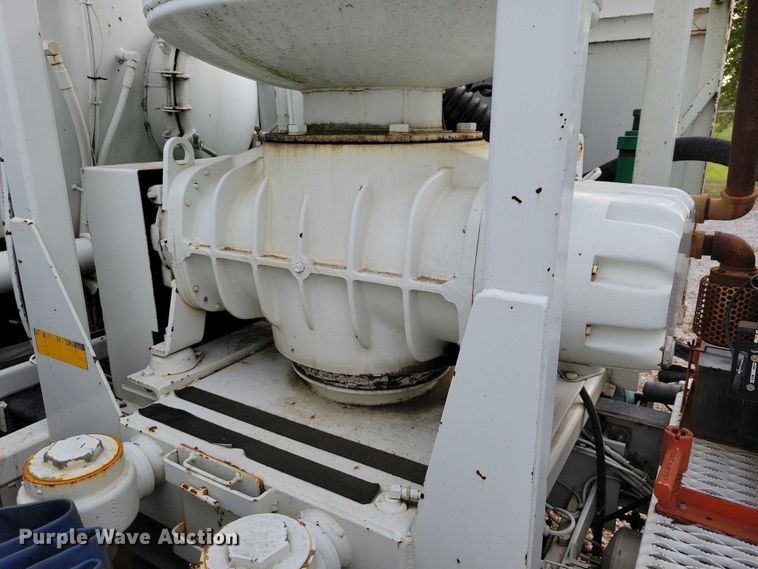 image for item DN4061 1995 International 4900 sewer jetter truck