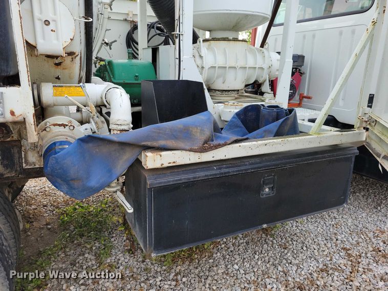 image for item DN4061 1995 International 4900 sewer jetter truck