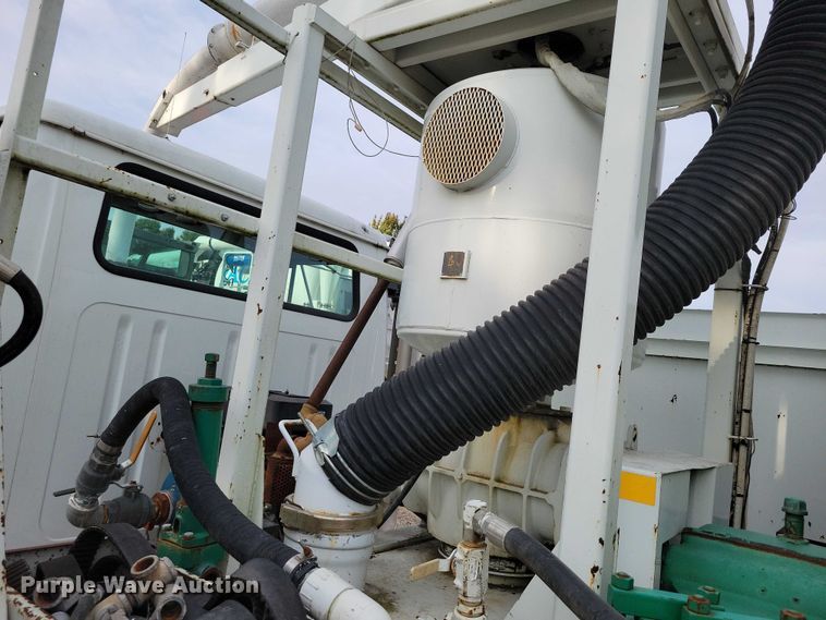 image for item DN4061 1995 International 4900 sewer jetter truck