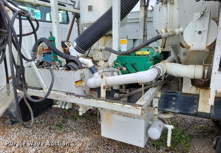 image for item DN4061 1995 International 4900 sewer jetter truck