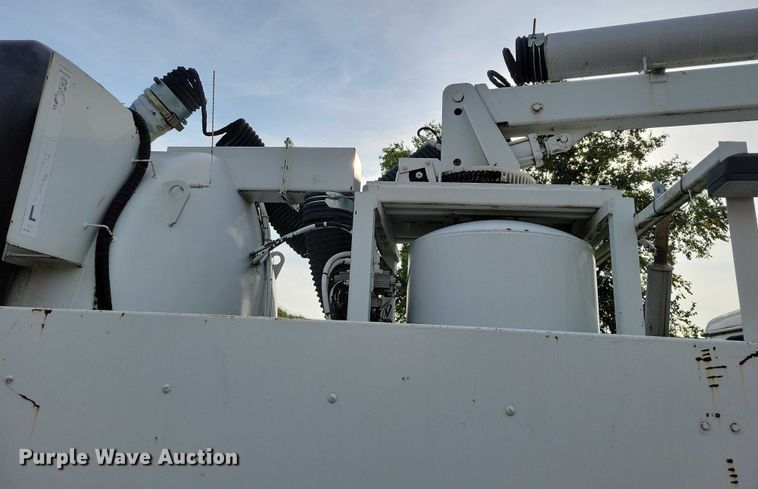 image for item DN4061 1995 International 4900 sewer jetter truck