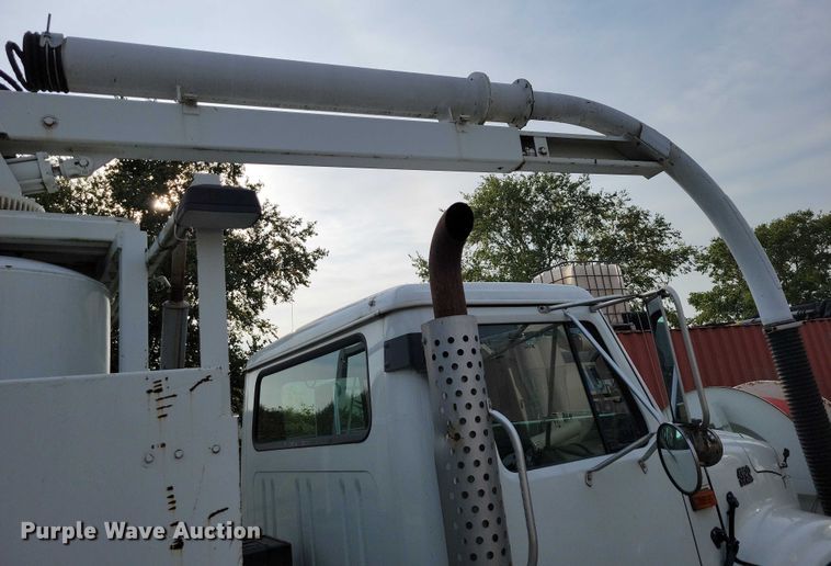 image for item DN4061 1995 International 4900 sewer jetter truck