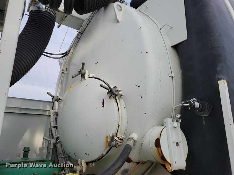 image for item DN4061 1995 International 4900 sewer jetter truck