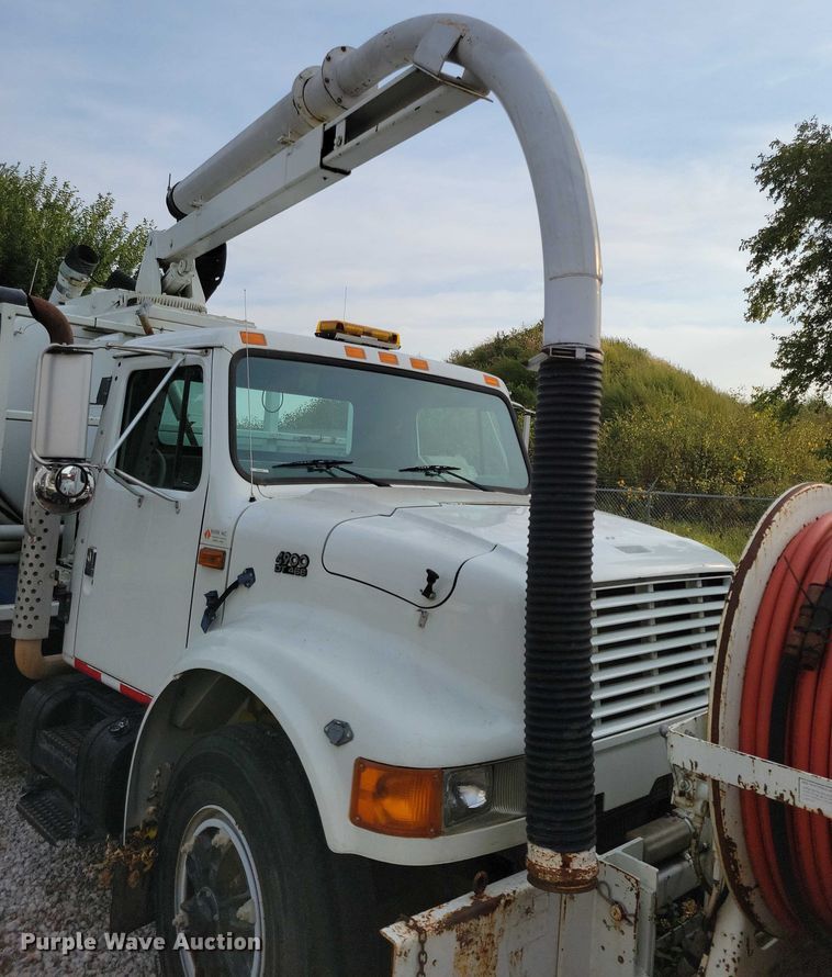 image for item DN4061 1995 International 4900 sewer jetter truck