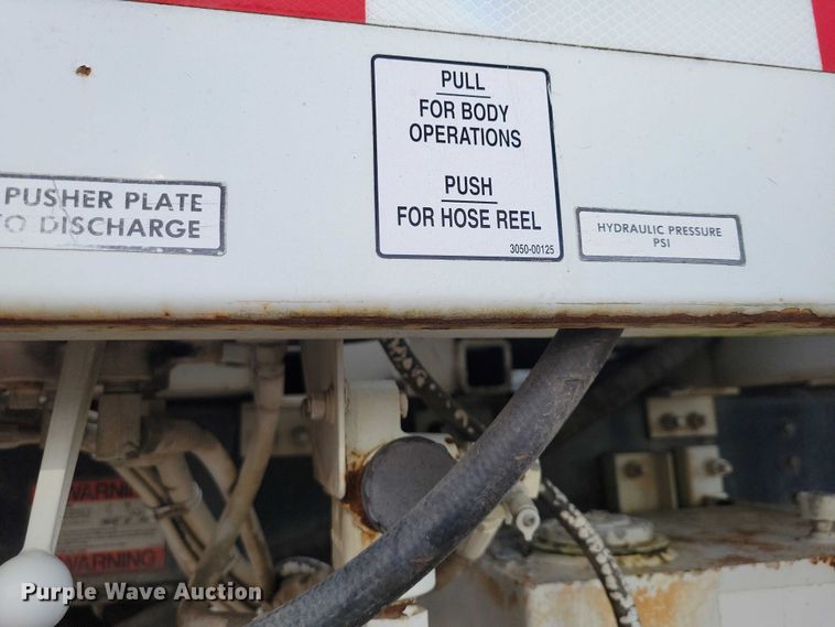 image for item DN4061 1995 International 4900 sewer jetter truck