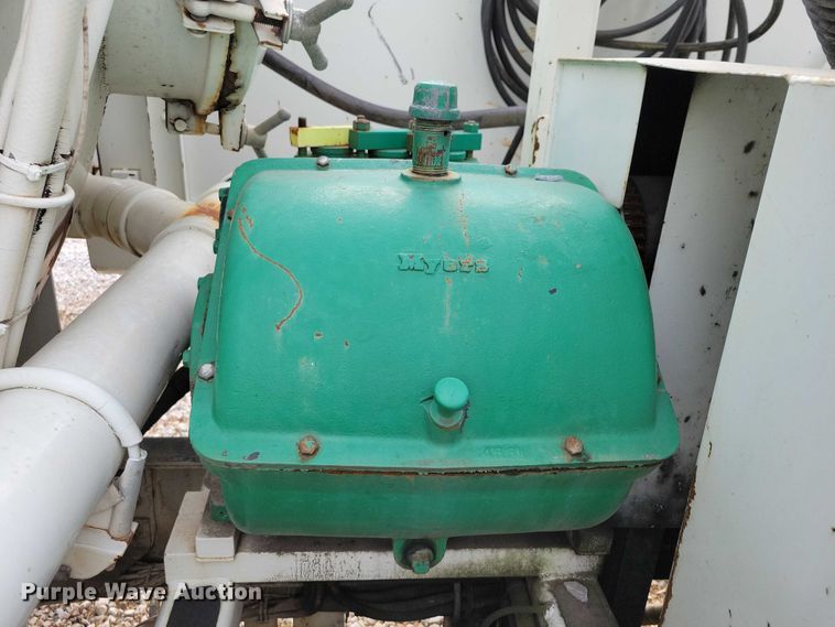 image for item DN4061 1995 International 4900 sewer jetter truck