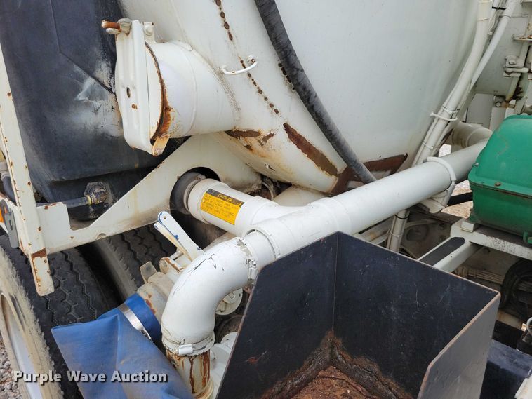 image for item DN4061 1995 International 4900 sewer jetter truck