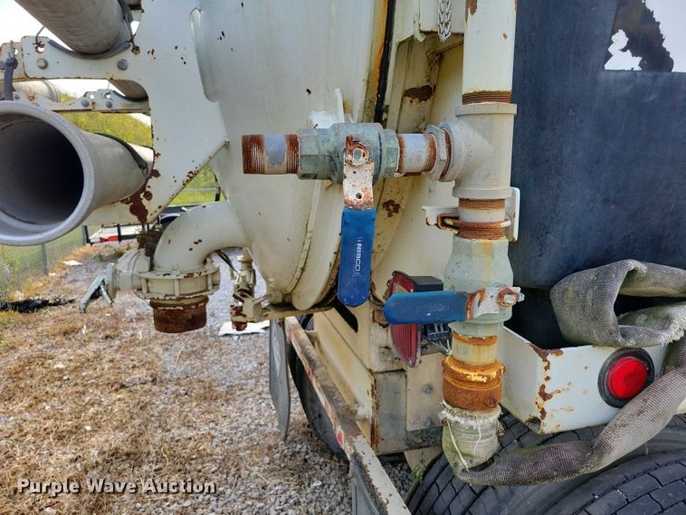 image for item DN4061 1995 International 4900 sewer jetter truck