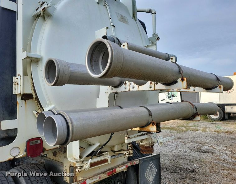 image for item DN4061 1995 International 4900 sewer jetter truck