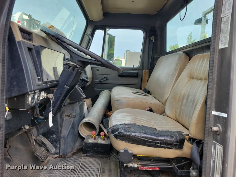 image for item DN4061 1995 International 4900 sewer jetter truck