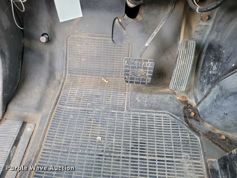 image for item DN4061 1995 International 4900 sewer jetter truck