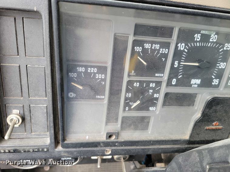 image for item DN4061 1995 International 4900 sewer jetter truck