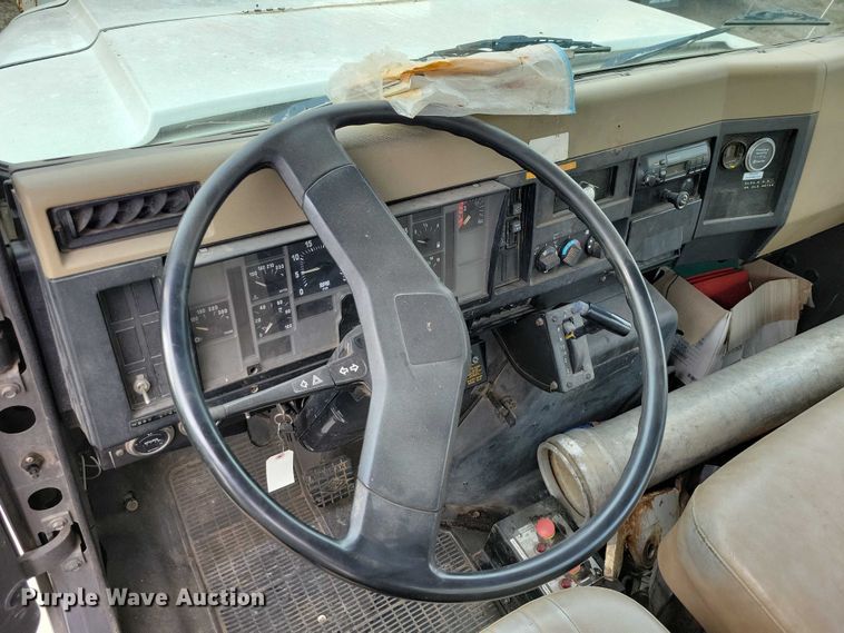 image for item DN4061 1995 International 4900 sewer jetter truck