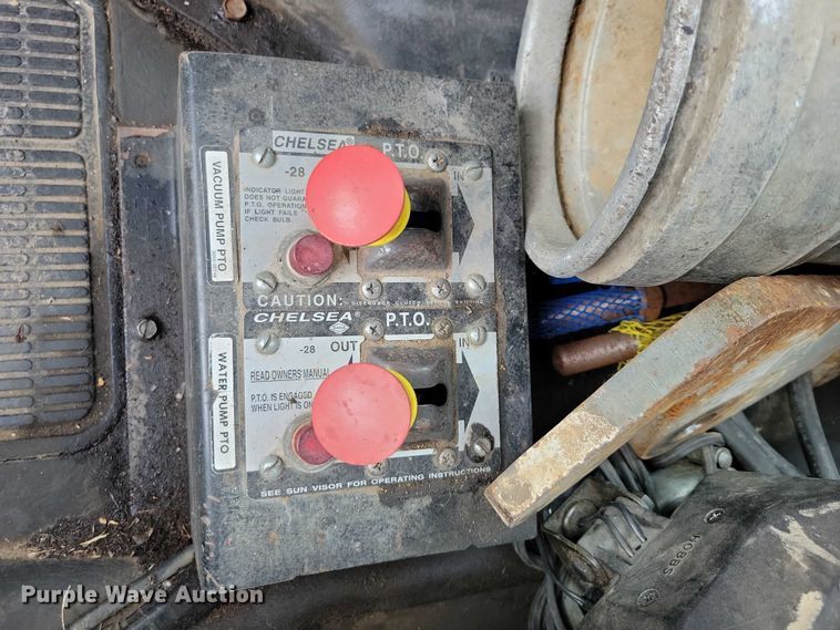 image for item DN4061 1995 International 4900 sewer jetter truck