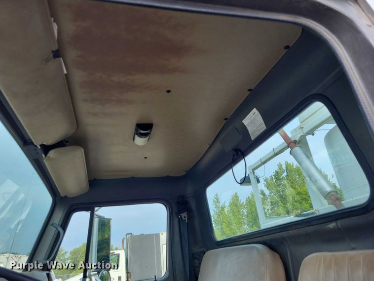 image for item DN4061 1995 International 4900 sewer jetter truck