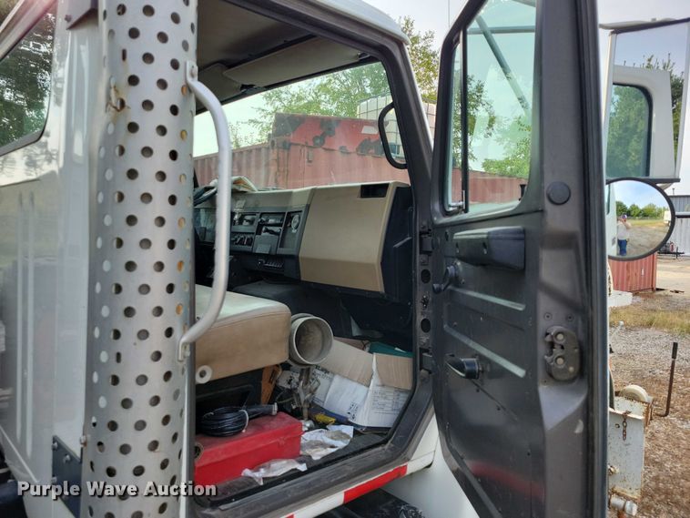 image for item DN4061 1995 International 4900 sewer jetter truck