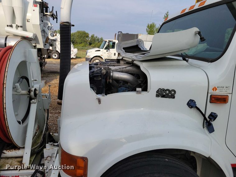 image for item DN4061 1995 International 4900 sewer jetter truck