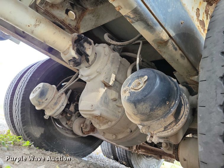 image for item DN4061 1995 International 4900 sewer jetter truck