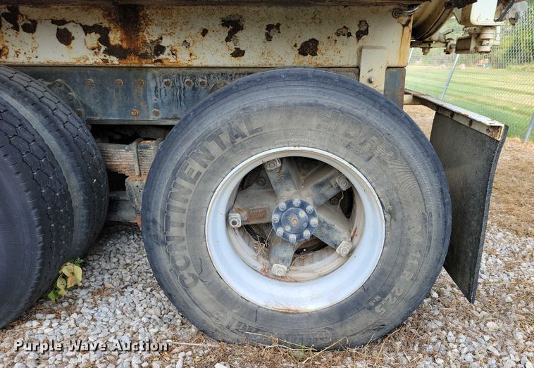 image for item DN4061 1995 International 4900 sewer jetter truck