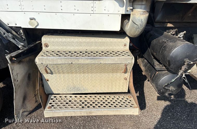 image for item DO1224 1996 Kenworth T800E dump truck