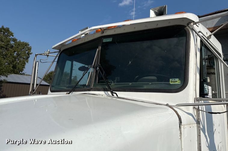 image for item DO1224 1996 Kenworth T800E dump truck