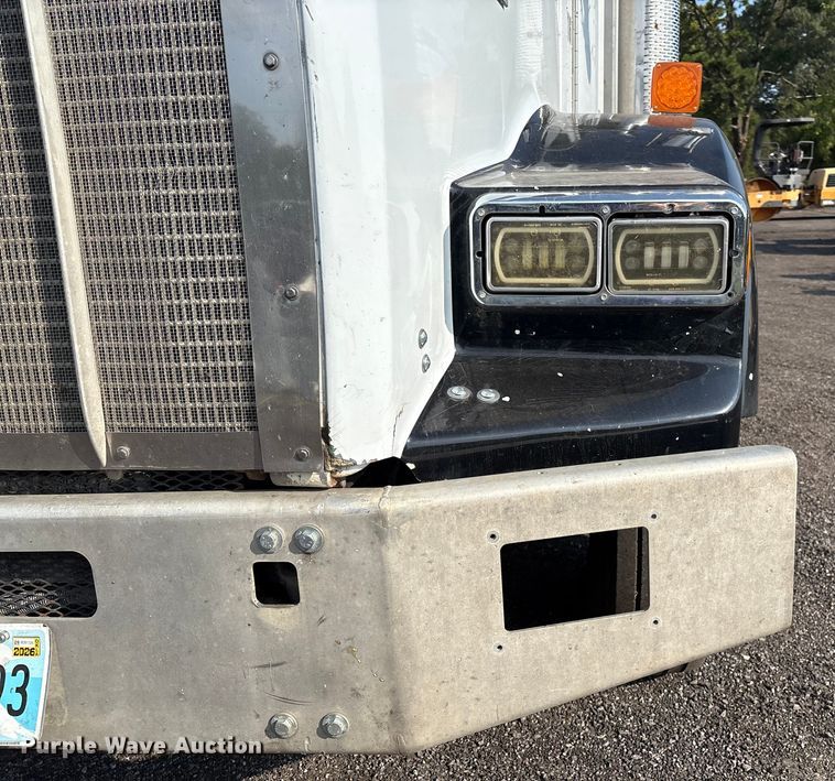 image for item DO1224 1996 Kenworth T800E dump truck