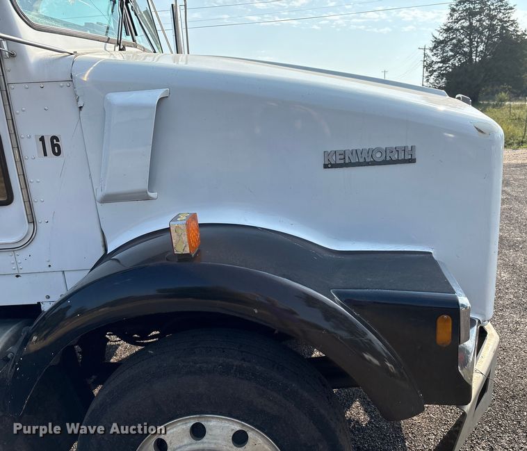 image for item DO1224 1996 Kenworth T800E dump truck