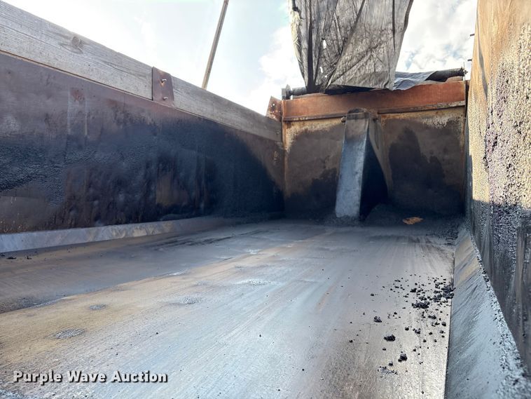 image for item DO1224 1996 Kenworth T800E dump truck