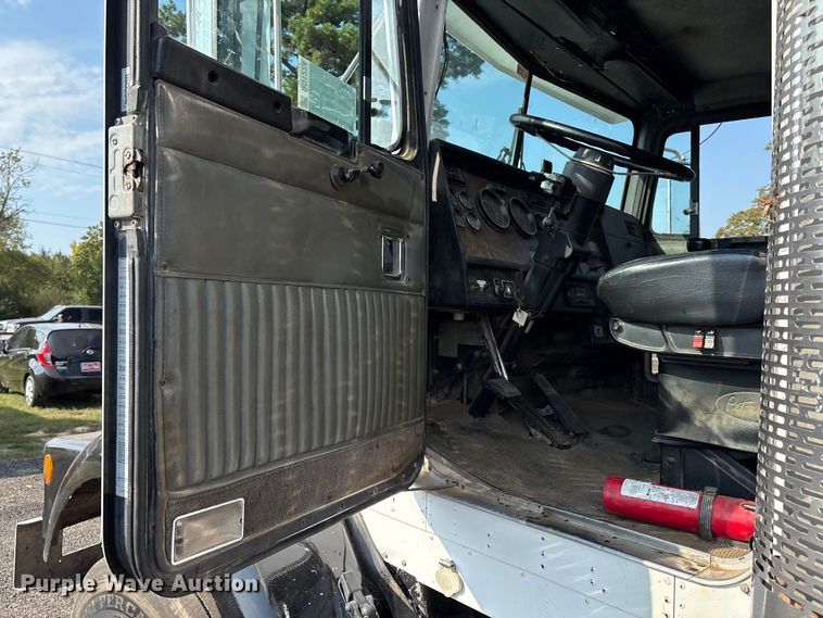 image for item DO1224 1996 Kenworth T800E dump truck