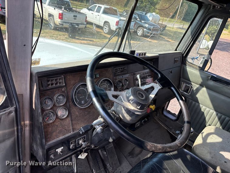 image for item DO1224 1996 Kenworth T800E dump truck