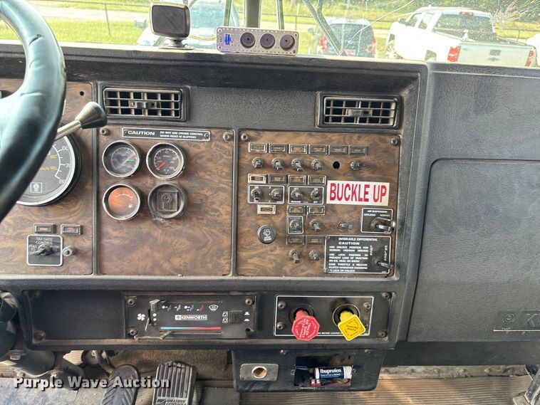 image for item DO1224 1996 Kenworth T800E dump truck