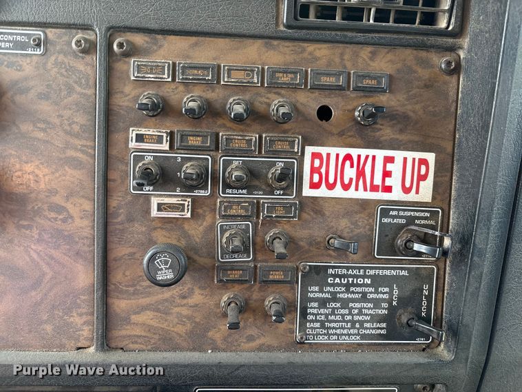 image for item DO1224 1996 Kenworth T800E dump truck