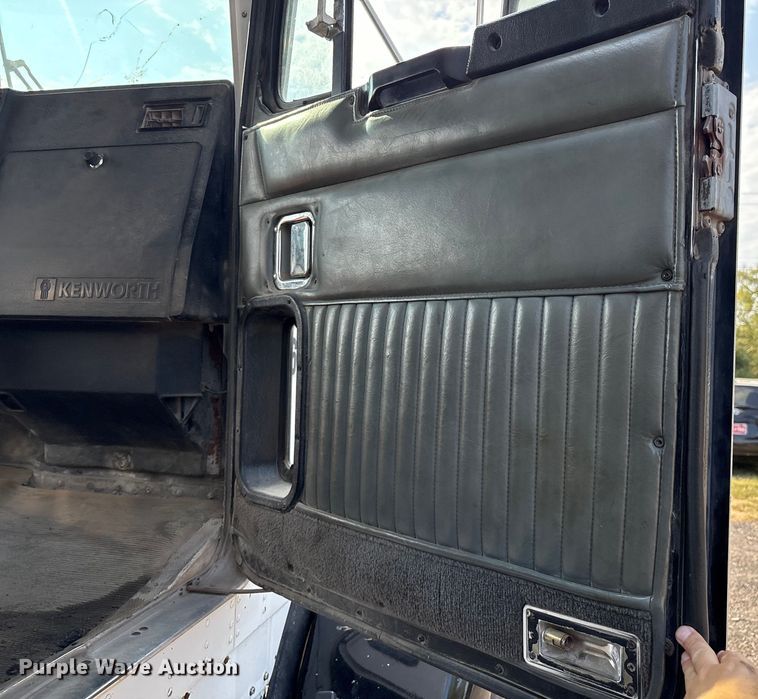 image for item DO1224 1996 Kenworth T800E dump truck