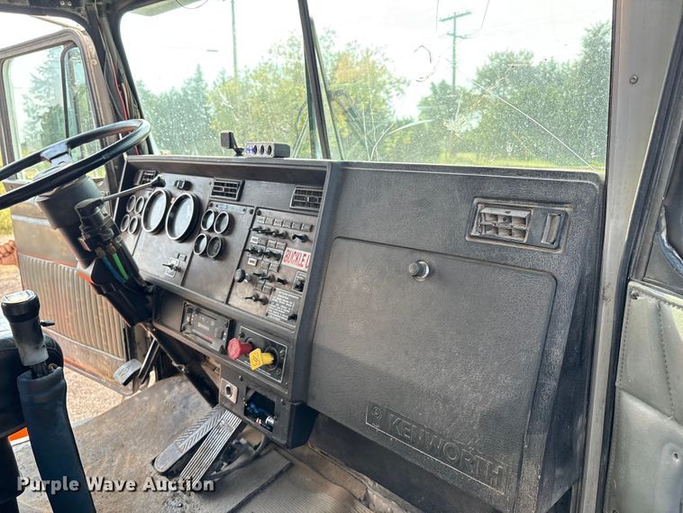 image for item DO1224 1996 Kenworth T800E dump truck