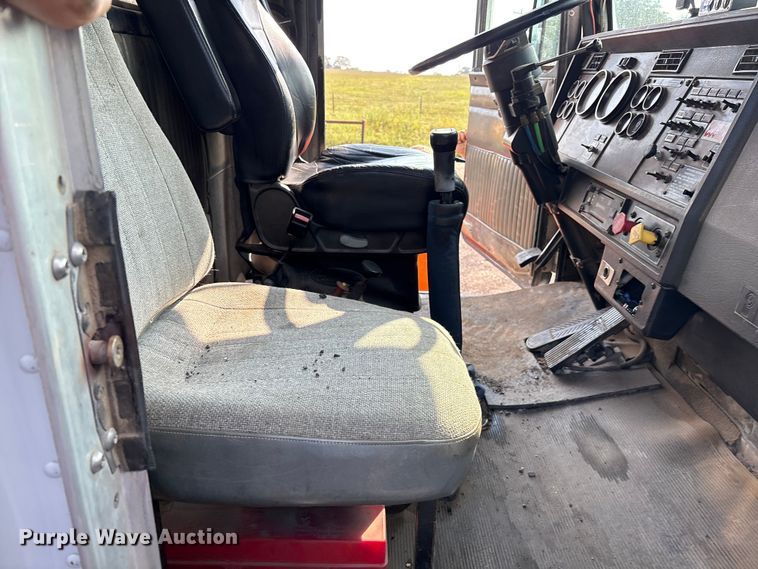 image for item DO1224 1996 Kenworth T800E dump truck