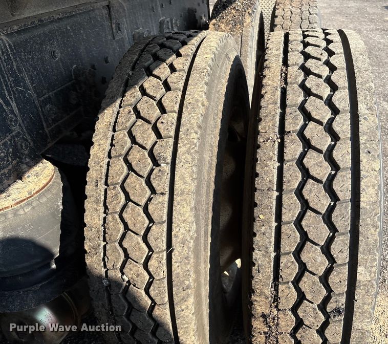 image for item DO1224 1996 Kenworth T800E dump truck