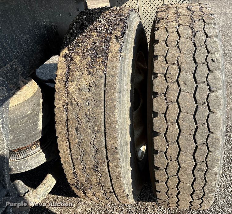 image for item DO1224 1996 Kenworth T800E dump truck