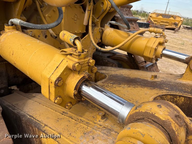 image for item DO1245 1997 Caterpillar D9R dozer