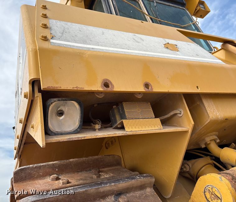 image for item DO1245 1997 Caterpillar D9R dozer