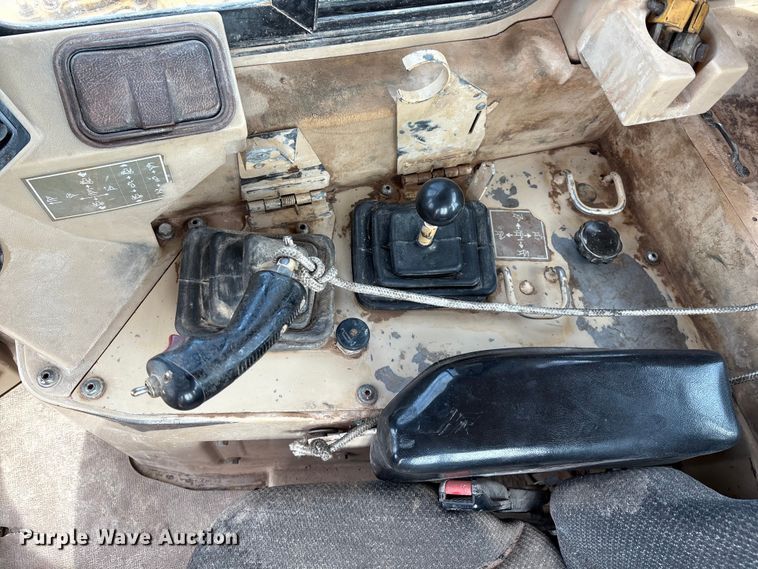 image for item DO1245 1997 Caterpillar D9R dozer